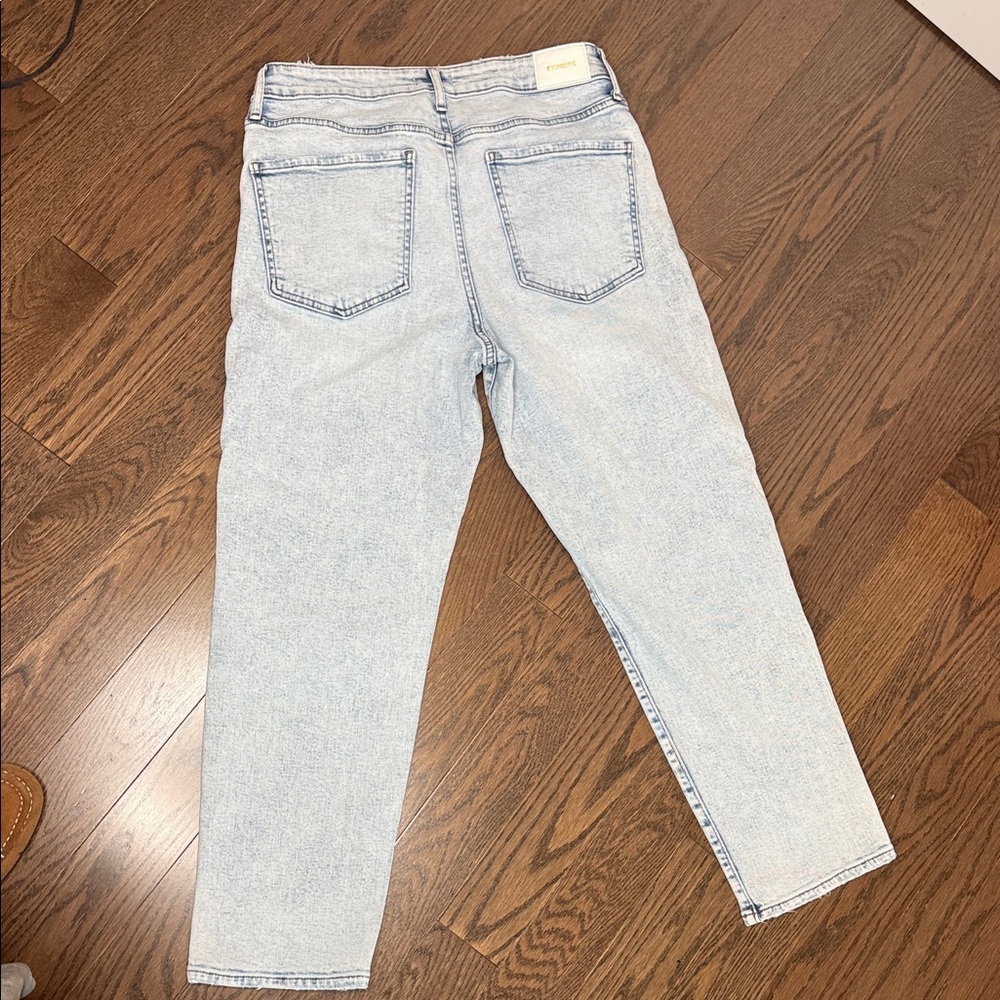 Express Boyfriend Jean Light Wash Women’s Size 10 Midrise - Picture 4 of 5